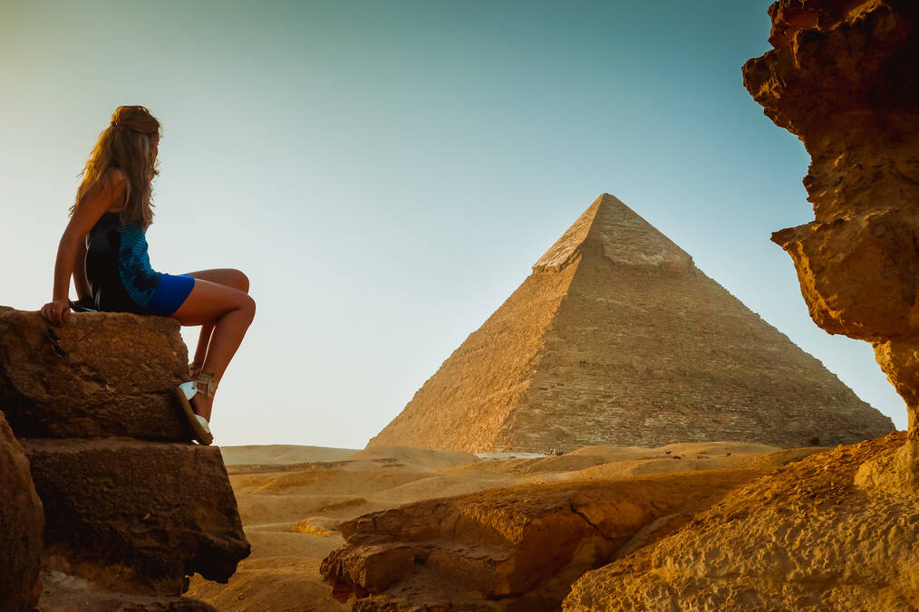 Gap Year in Egypt: Woman near Pyramids
