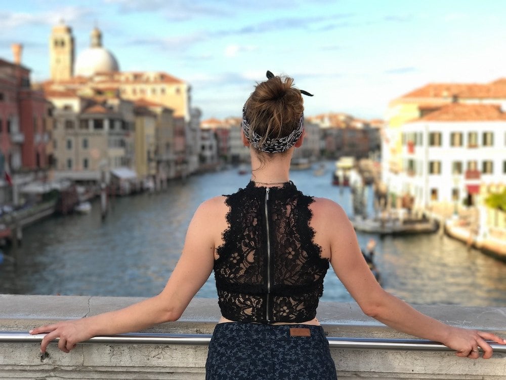 What is the Average Salary for Teaching Abroad in Italy?: Private Language Schools