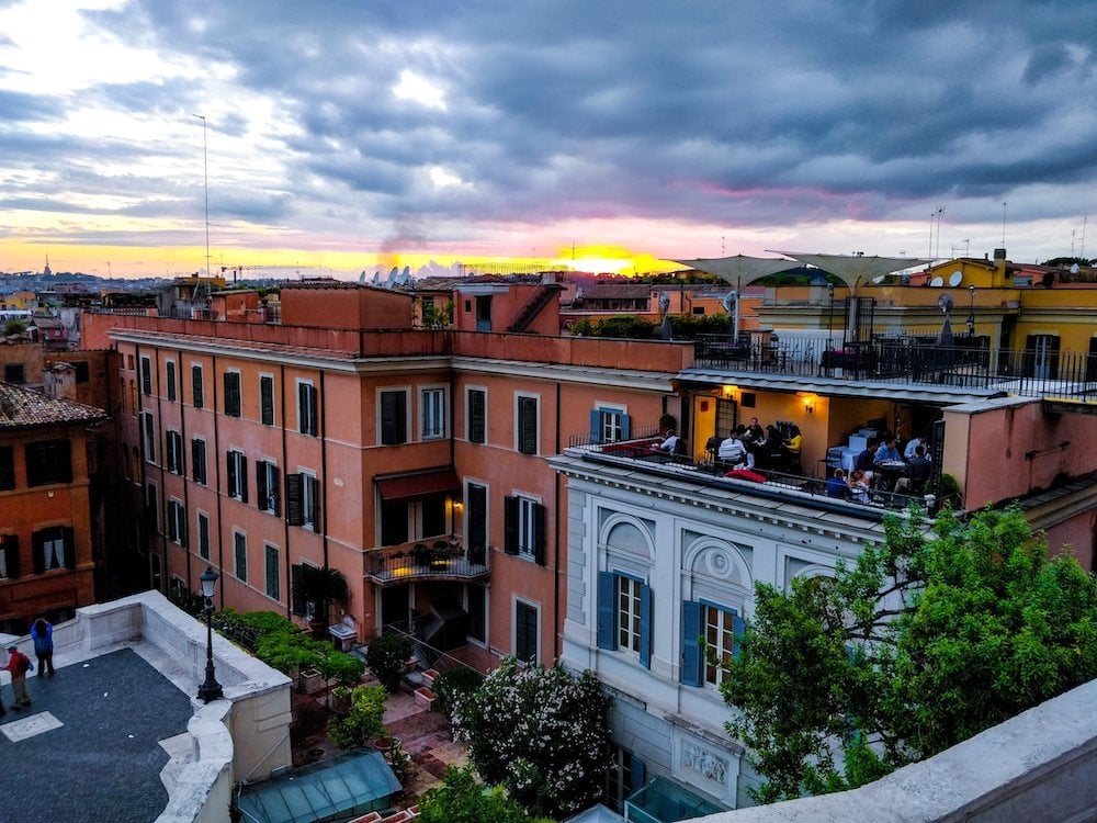 What is the Average Salary for Teaching Abroad in Italy?: How Much Can You Make