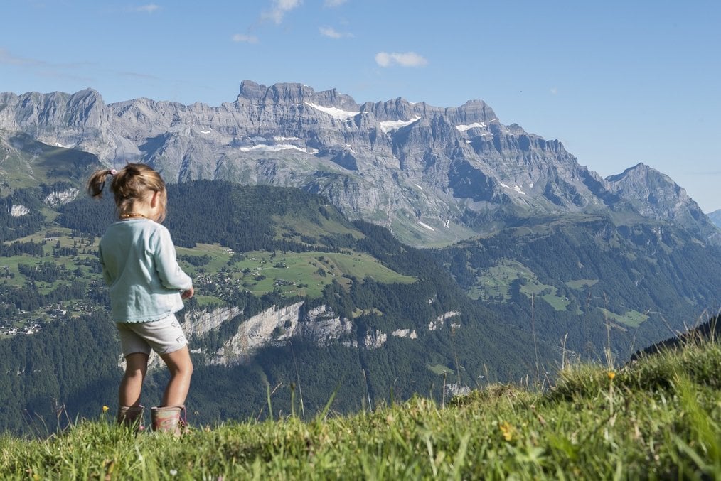 Au Pair in Switzerland - Child in the Alps