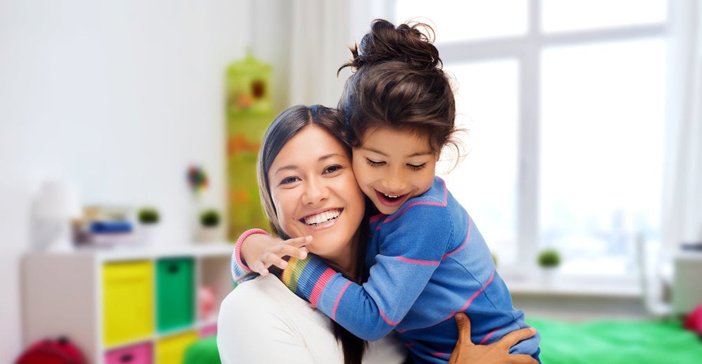 Au Pair in Taiwan - Woman and Kid