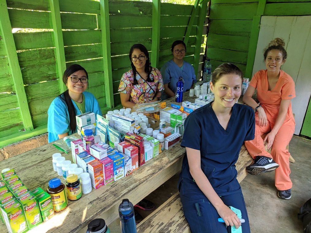 7 Free Volunteer Programs for High School Students Go Overseas
