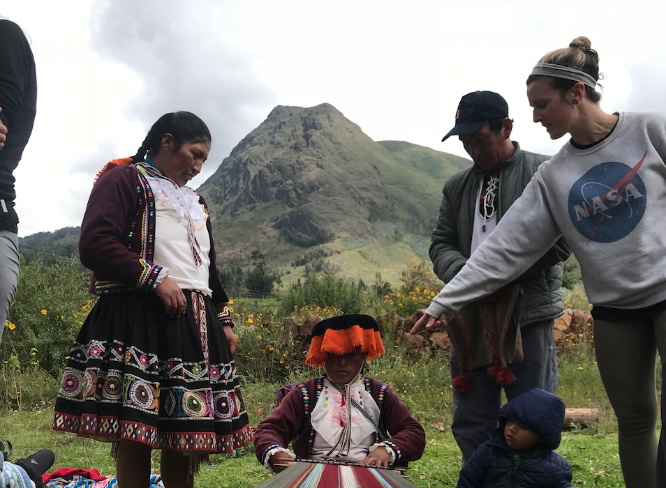 where to volunteer with women