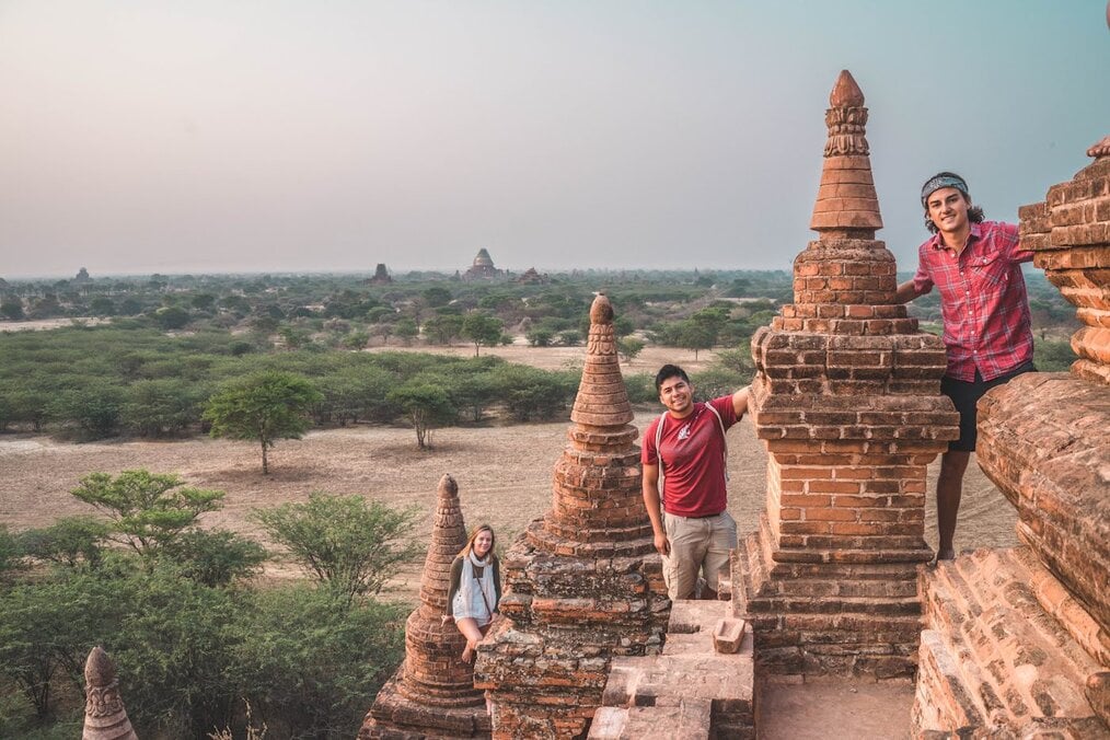 How to Choose the Right Study Abroad Program - Exploring Cultural Experiences