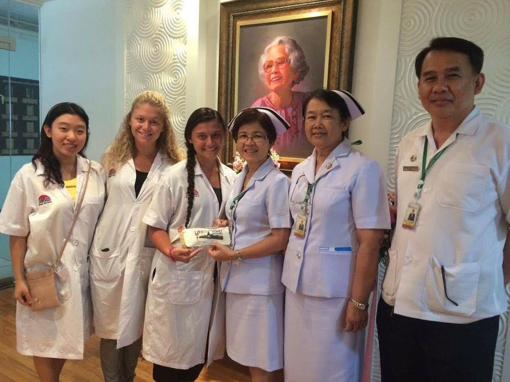 Photo by Lindsey C., Journalism and Medical Internships in Thailand alum A group of doctors and nurses