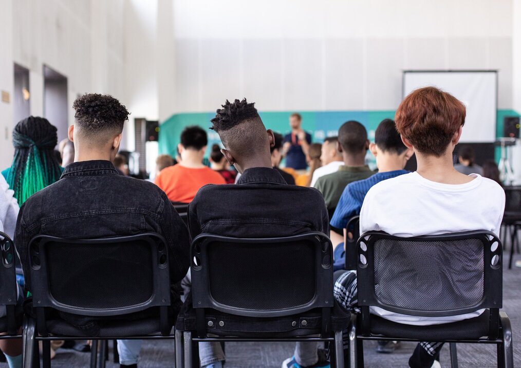Learn a language in a classroom