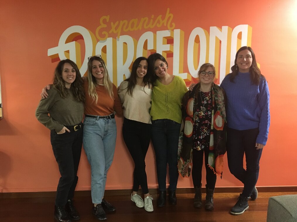 Internships in Barcelona with Global Experiences Six women standing together and smiling.
