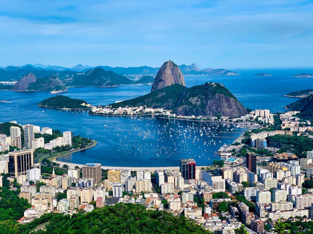 Buildings, water, mountains in Rio de Janeiro