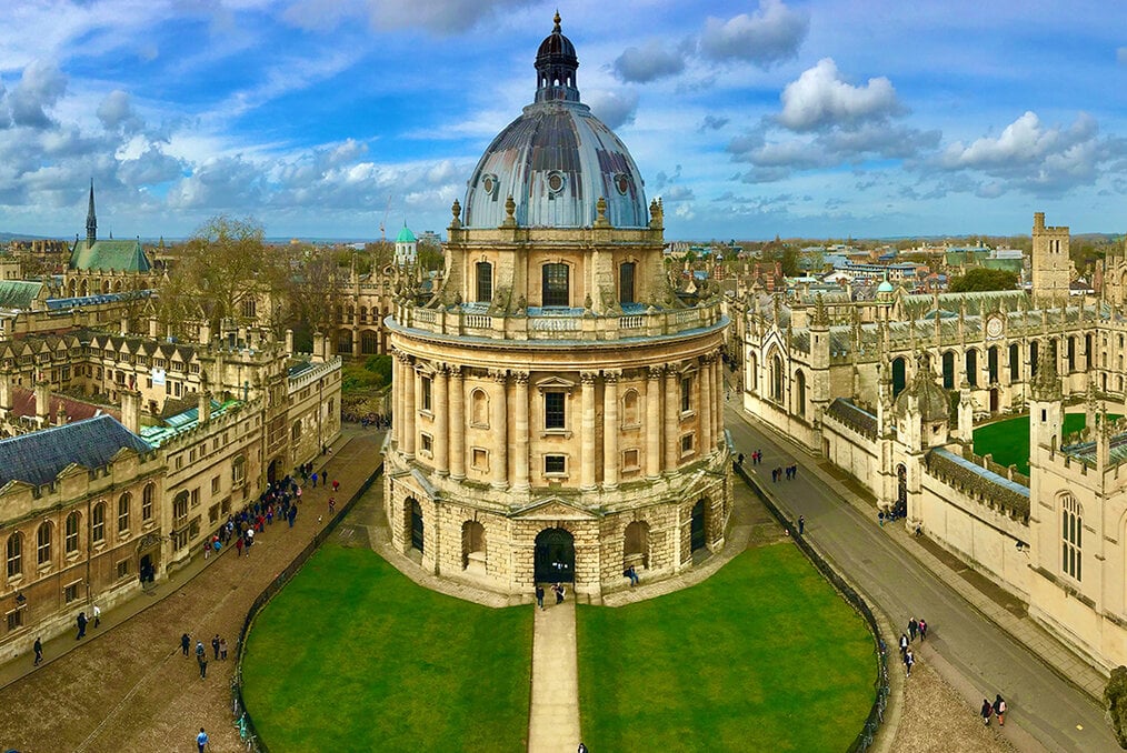 An Ariel photo of an Oxford University building