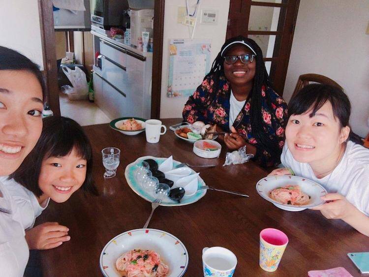 Homestay Language Benefits: A Homestay is Better than a Dorm