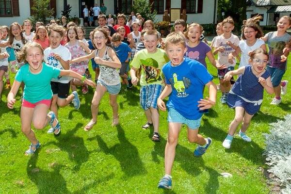 Exceptional Teaching Projects In Poland For Groups And Families Go Overseas