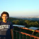 Male student wearing an Oxfod t-shirt 