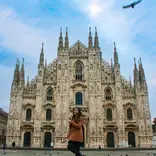 Student poses in front of Duomo