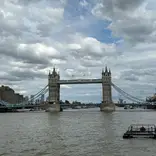 Picture of a bridge in London, England