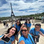 The perfect selfie in Paris - Summer 2025