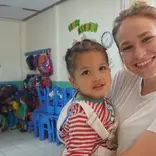 Volunteer in Costa Rica Working with Children