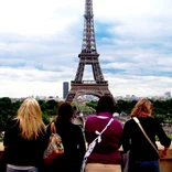 Eiffel tower students viewing 