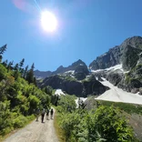 Backpack in the Goat Rocks wilderness