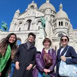 Students in front of Basilique du Sacré-Cœur in Paris