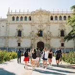 Students from International Studies Program in front of the Rectorado of the Universidad de Alcala 