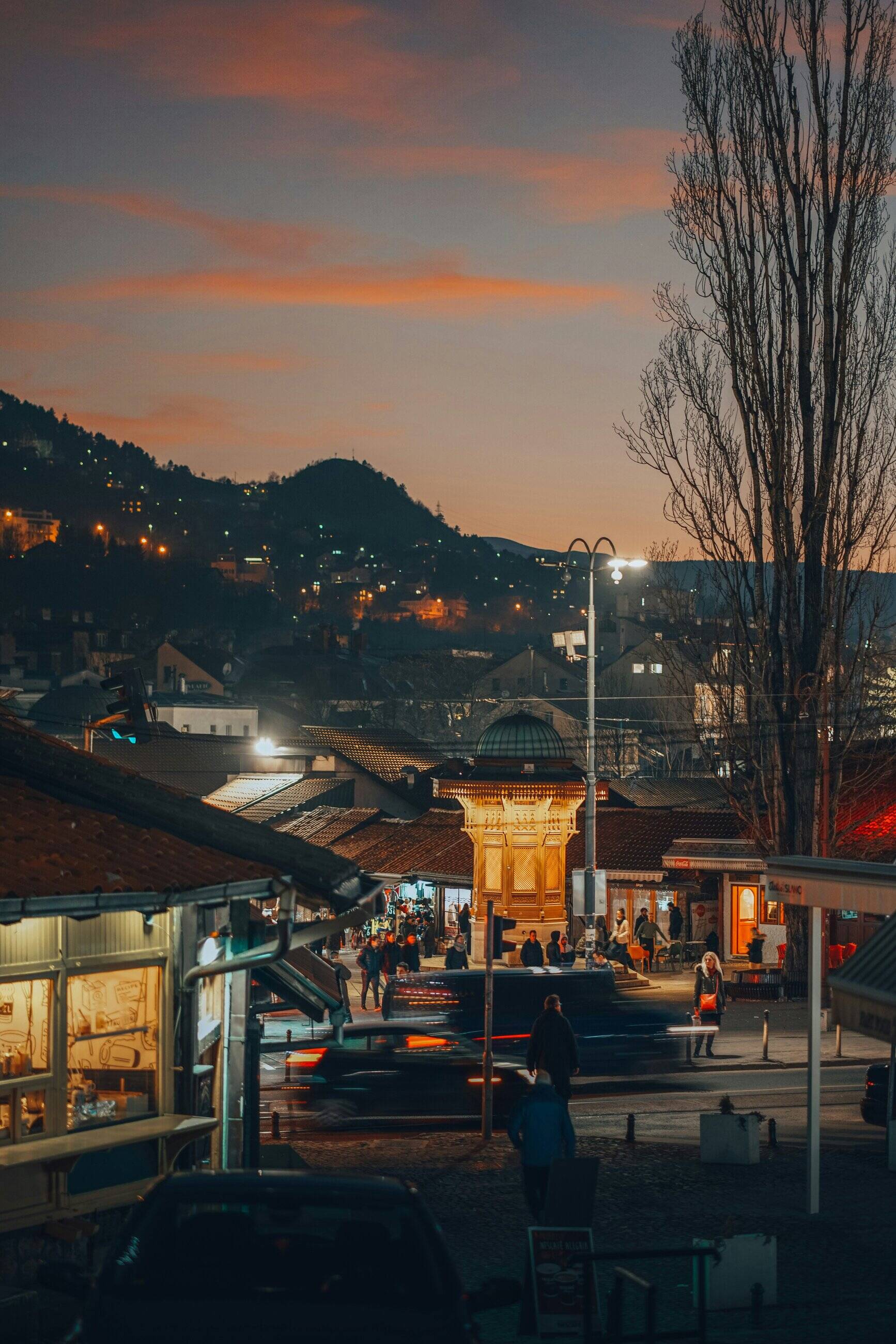 A Bosnian city at night 
