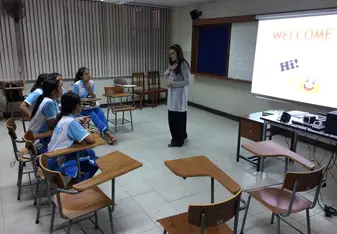 Meryem teaching