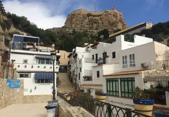 El Barrio Santa Cruz