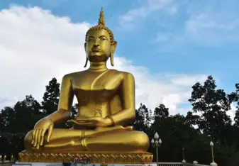 One of the many beautiful Buddha statues we admired 