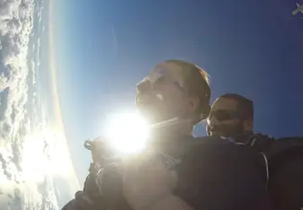 Skydiving 