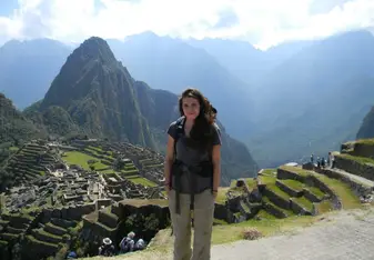women at Machu Picchu