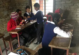 Class 5 playing a vocab game