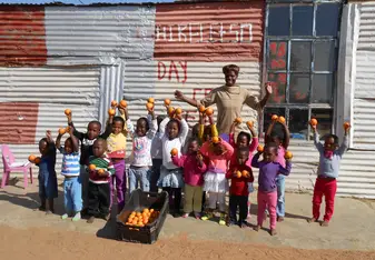 Distributing oranges in the community