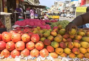 fruit vendor 