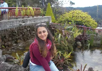 woman in botanical garden