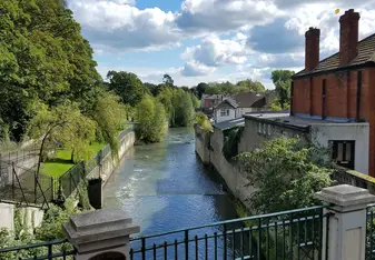 Bus ride through town, taking in the beautiful scenes back to campus.