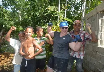 As a woman in construction, I catch a lot of flack here in Canada, but in the Dominican? These guys were more than excited to work beside me 💝