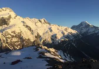 Mueller Hut in the early morning light