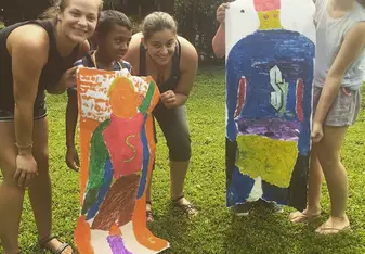 Working with the Los Pipitos students 
