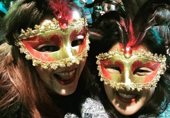 women, masks 