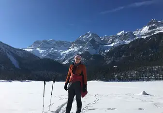 woman, skiiing 