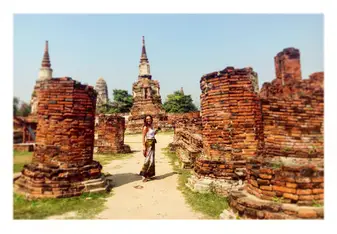 Roaming in the ruins! 