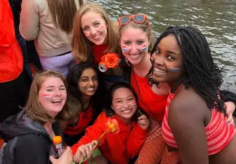 Girls having a blast on Kings day 