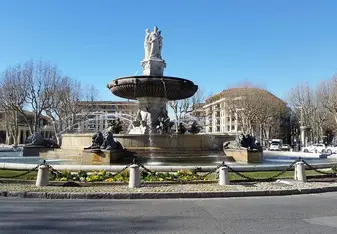 One of the many amazing fountains in Aix.