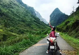 Motorbiking along the Vietnam-China boarder!