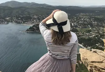 baileybritton.aixenprovencecassis