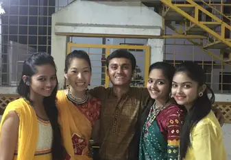 The festival of 9 nights of dancing with my siblings 