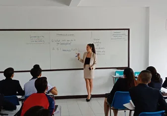Text-And-Talk TEFL Course | Practice Teaching at VBAC