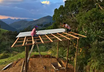 bioconstruction volunteer work roof montains