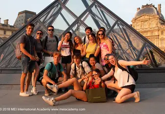 Group picture following our Louvre exploration 