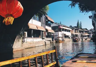 Wandering through the watertown Zhujiajiao